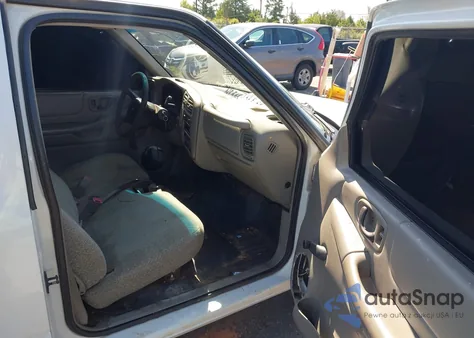 2002 Chevrolet S-10 z USA, uszkodzony, nr VIN 1GCCS14W128253246